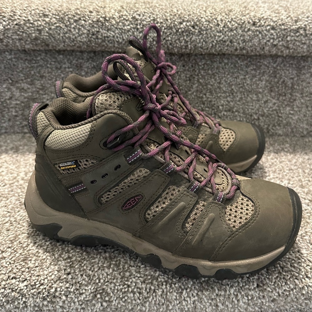 Keen Women's Koven Waterproof Boot Size 6